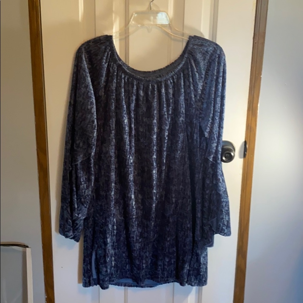 Caleaaa blue velvet top